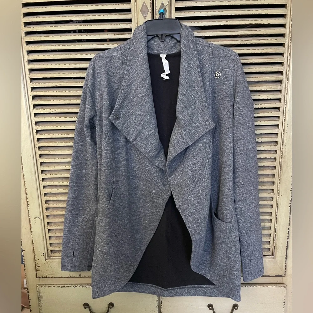 Lululemon that’s a wrap jacket / sweatshirt / cardigan - Picture 2 of 11